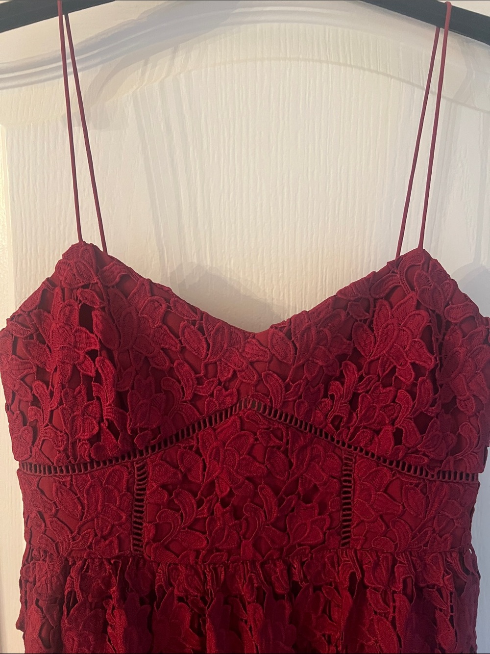 Club Monaco Women's Burgundy Lace Spaghetti-Strap Dress - never worn - Picture 2 of 7